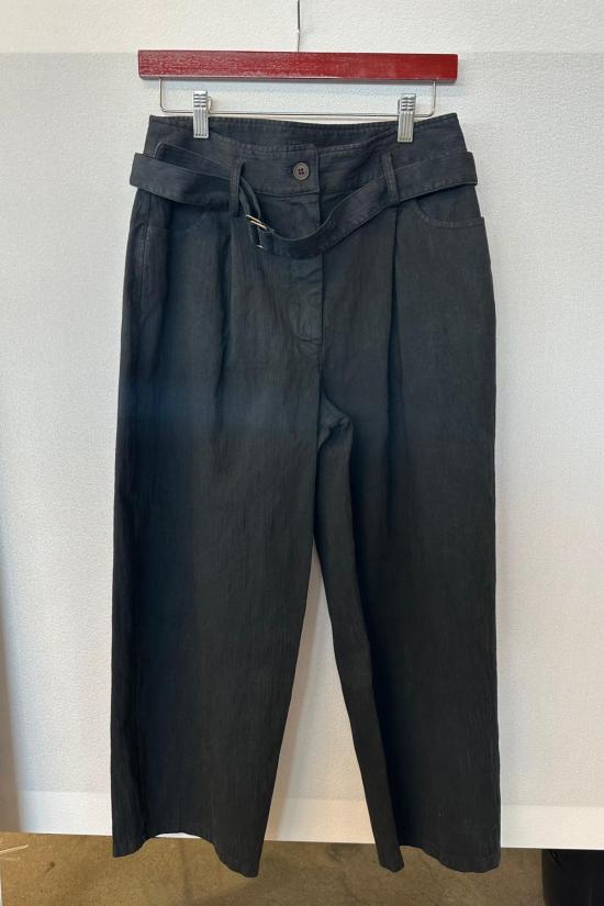  Aequamente 스트레이트 팬츠 에쿠아멘테 텍스처드  블랙