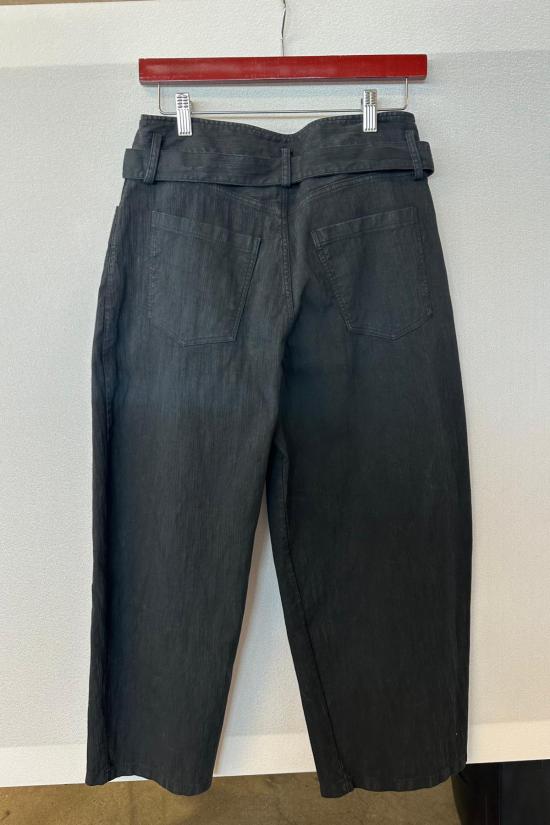  Aequamente 스트레이트 팬츠 에쿠아멘테 텍스처드  블랙 - OTHER BRANDS