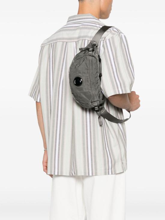 25FW 씨피 컴퍼니 크로스백 19CMAC734A005269G921 GUNMETAL DOM - C.P. COMPANY