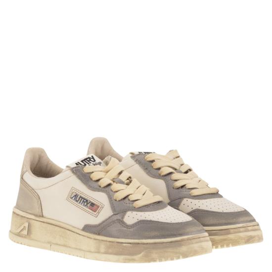 25FW 오트리 슈퍼 빈티지 메달리스트 로우 레더 스니커즈 AVLW WHITE GREY - AUTRY
