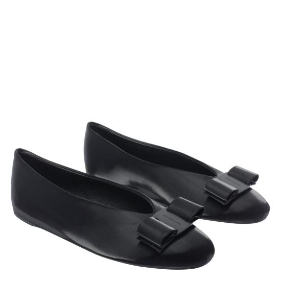 25FW 살바토레 페라가모 플랫 슈즈 78480301K577NERO Black - SALVATORE FERRAGAMO