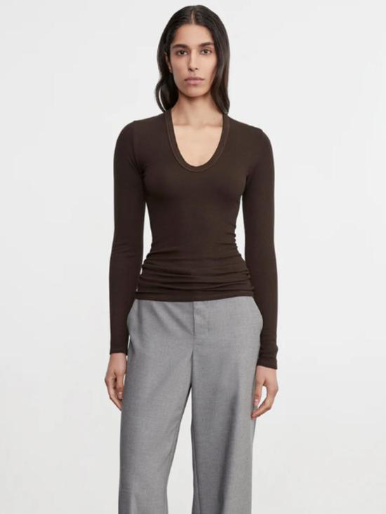  엔자 코스타 긴팔 티셔츠 리브 볼드 탑 커피빈