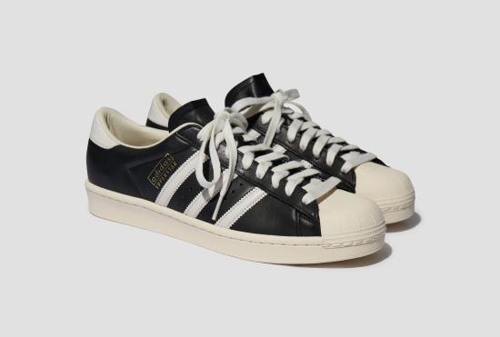 25FW 아디다스 스니커즈 슈퍼스타 빈티지 - 블랙 / 화이트 / 크루 화이트 JQ3255