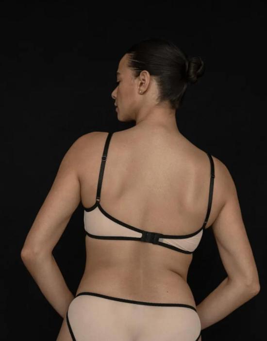  카이 인티메이츠 브라 Kye Intimates 꽃꽂이  블랙/에크루 - KYE INTIMATES