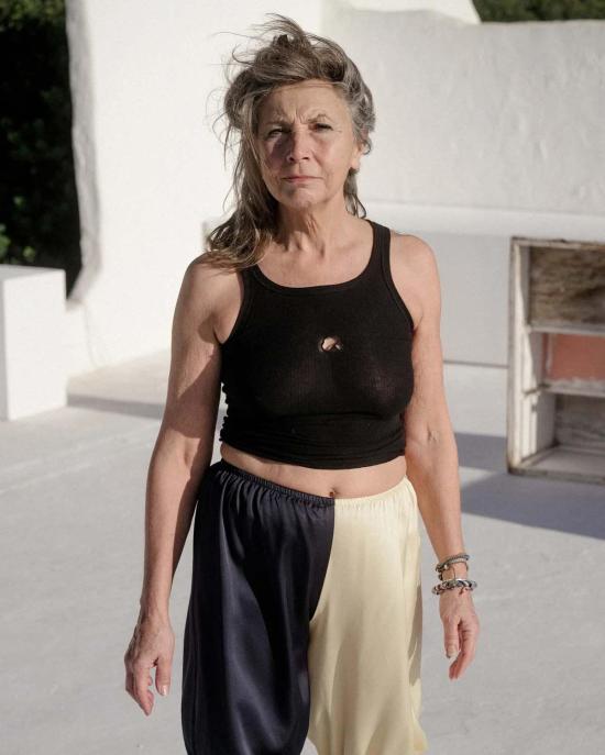  베이스레인지 민소매 티셔츠 투스 탱크 블랙 - BASERANGE