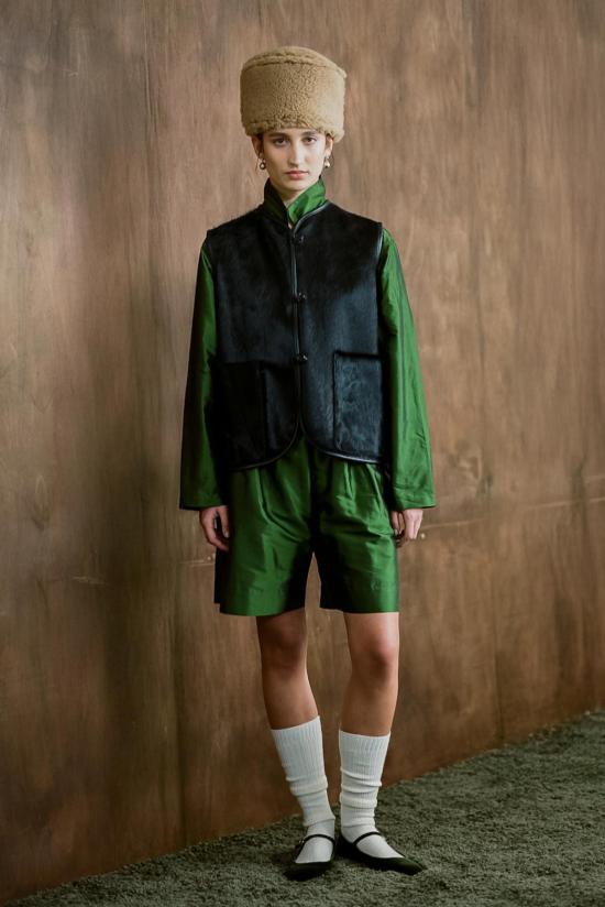  코울리 스튜디오 베스트 콜리 스튜디오 헤어온 레더 하이드 엘라 조끼