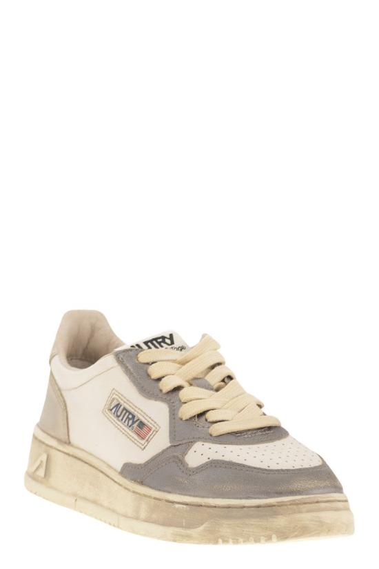 25FW 오트리 슈퍼 빈티지 메달리스트 로우 레더 스니커즈 AVLWMT09 WHITE GREY - AUTRY