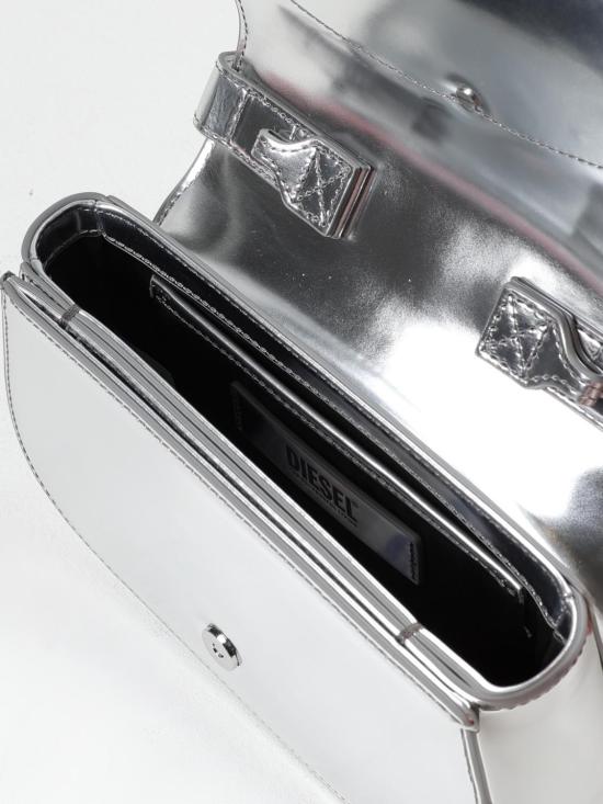 25FW 디젤 1DR 숄더백 인 미러드 레더 X08396PS202 H0535 Silver - DIESEL