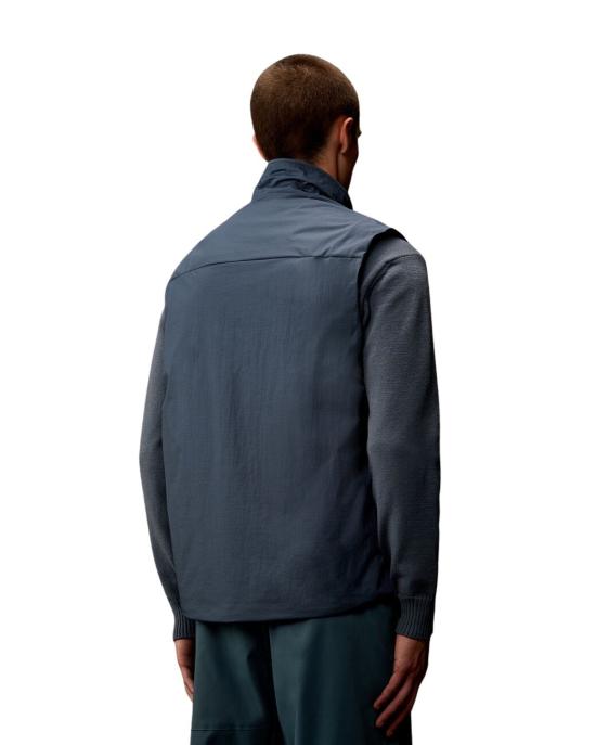 25FW 씨피 컴퍼니 베스트 19CLVE008A110400A 871 ORION BLUE - C.P. COMPANY