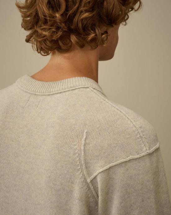 25FW 씨피 컴퍼니 램스울 GRS 크루넥 렌즈 스웨터 19CMKN707A110149A M13 Off white melange - C.P. COMPANY