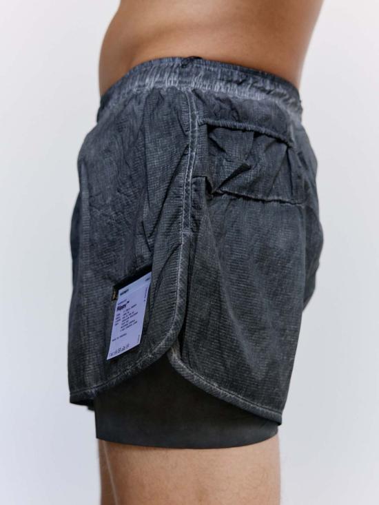  새티스파이 숏팬츠 세티스파이 에이지드 블랙 리피 3인치 트레일 반바지 - SATISFY