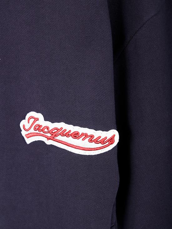 25FW 자크뮈스 후드 티셔츠 25HHOM00415AJ00126 3GH VARSITY PATCH NAVY - JACQUEMUS