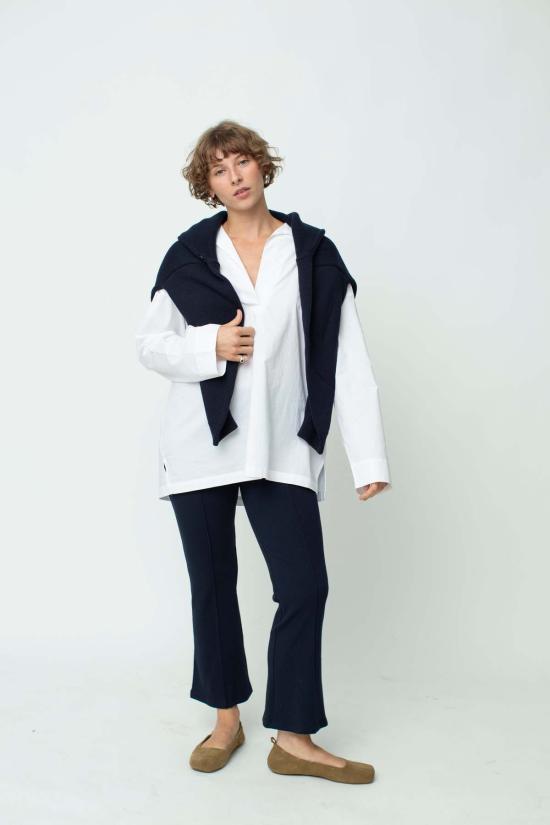  도니 데님 팬츠 . 리브킥 플레어 팬츠 네이비 - DONNI.