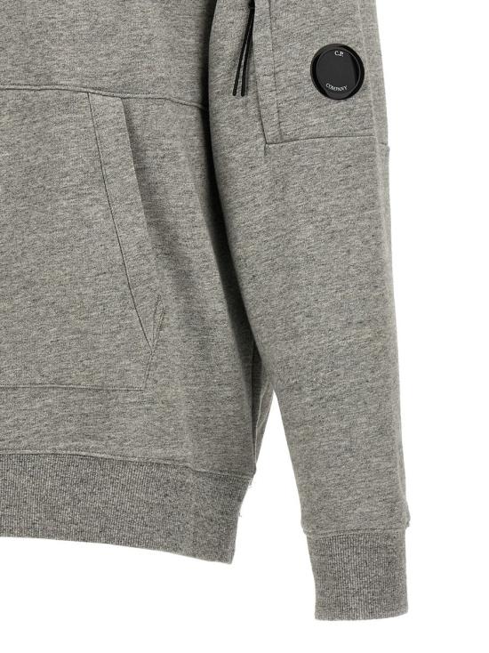 25FW 씨피 컴퍼니 다이애그널 레이즈드 플리스 렌즈 레귤러 핏 후드 티셔츠 RCCMSS714A005086WM94 GREYSTONE MELANGE DOM - C.P. COMPANY