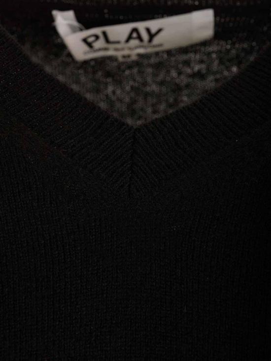  꼼데가르송 플레이 레드 하트 브이넥 스웨터 AXN002051ABLACK Black - COMME DES GARCONS