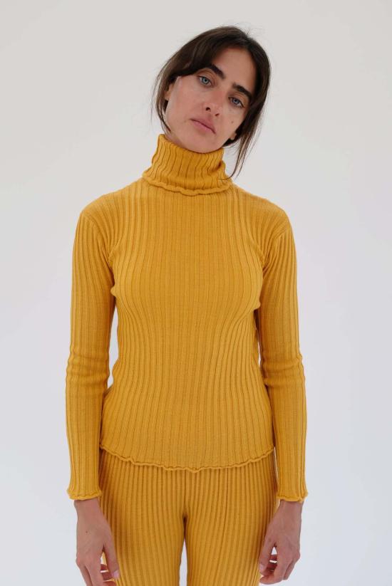  베클리나 터틀넥 메리노 리브  사프란 - BEKLINA