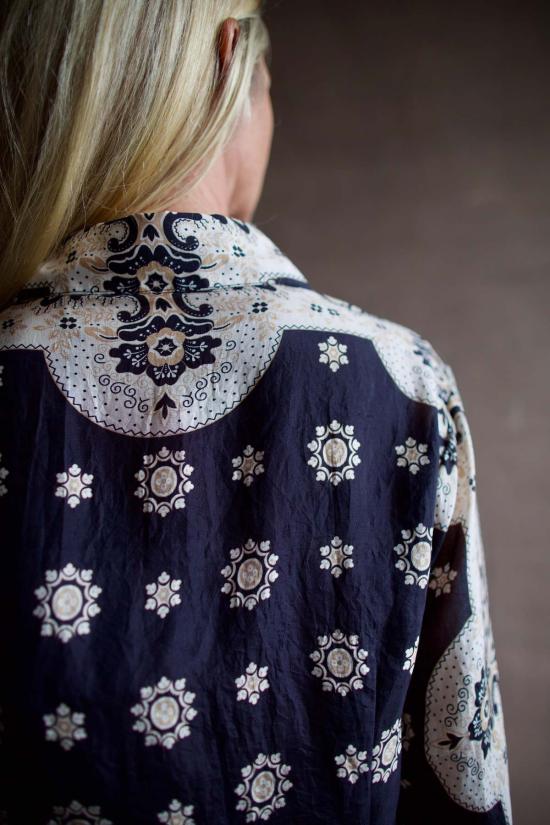  알릭스 오브 보헤미아 긴팔 티셔츠 Alix Of Bohemia Dana Bronco 반다나 셔츠 - ALIX OF BOHEMIA