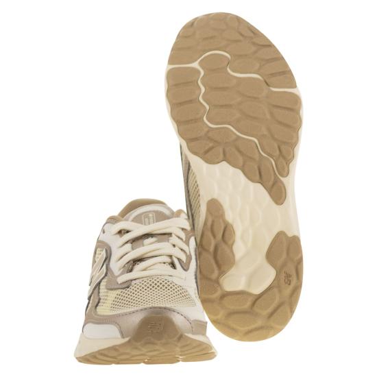 25FW 뉴발란스 스니커즈 WARIS BEIGE - NEW BALANCE