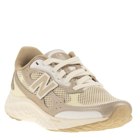 25FW 뉴발란스 스니커즈 WARIS BEIGE - NEW BALANCE