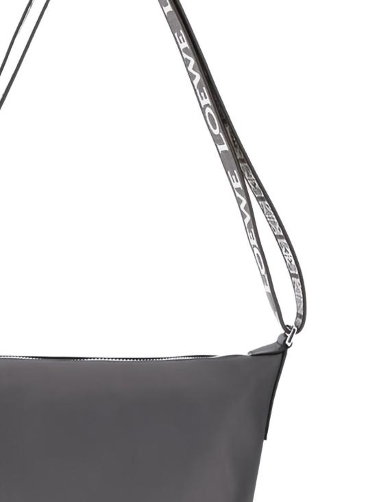 25FW 로에베 SUPPLE 셔플 크로스백  B906Q63X041220 DARK GREY DOM - LOEWE