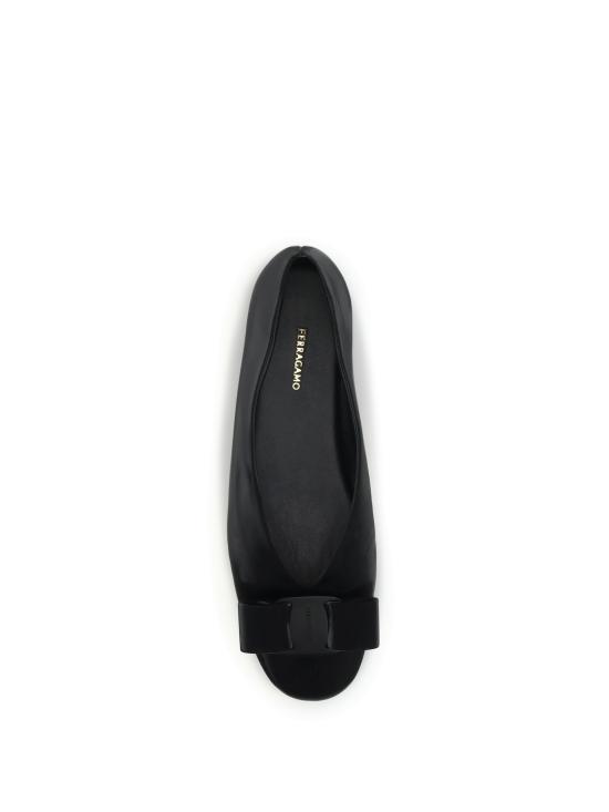 25FW 살바토레 페라가모 플랫 슈즈 784803 001 BLACK - SALVATORE FERRAGAMO