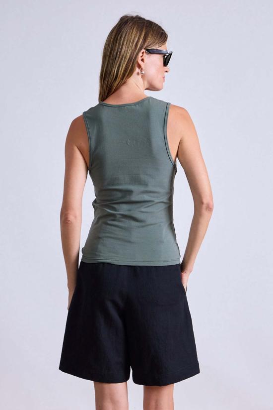  어피스 어파트 민소매 티셔츠 에이피스 어파트 유리 로우 컷 탱크 타임 그린 - APIECE APART