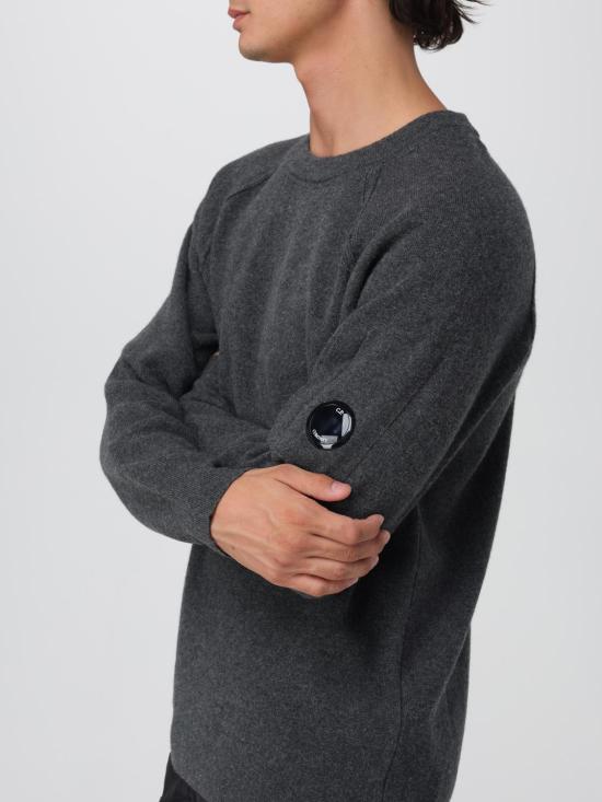 25FW 씨피 컴퍼니 램스울 크루넥 스웨터 19CMKN040A110149A 978 Black - C.P. COMPANY