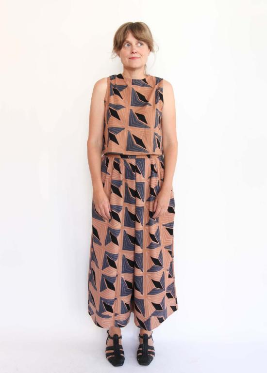  Maelu Designs 민소매 티셔츠 마엘루 디자인 롤라 크롭 탑 - OTHER BRANDS