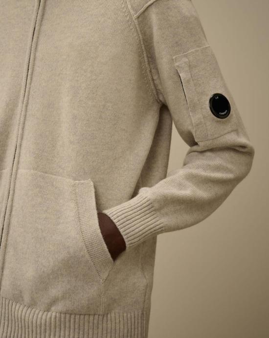 25FW 씨피 컴퍼니 램스울 GRS 풀 집 스웨터 19CMKN708A110149AM13 OFF WHITE MELANGE DOM - C.P. COMPANY