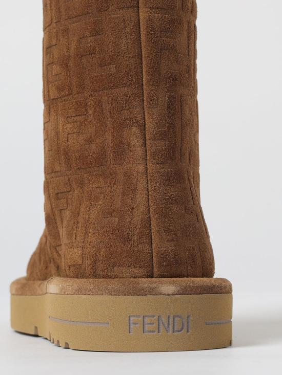25FW 펜디 아프레 시크 FF 스웨이드 로우 부츠 8T8606ASA1 F0C23 Tobacco - FENDI