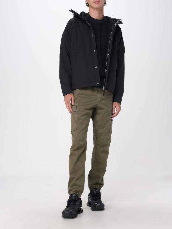 25FW 스톤 아일랜드 소프트 쉘-R E.다이 테크놀로지 리사이클 폴리에스터 라이트 후드 파카 Q100010S0B22 V0029 Black - STONE ISLAND