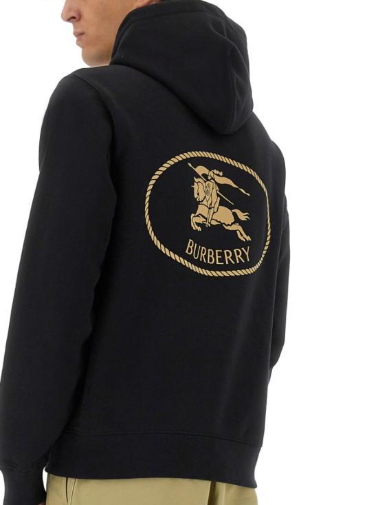 25FW 버버리 나이트 스탬프 후드 스웨트셔츠 8112807 A1189 Black - BURBERRY