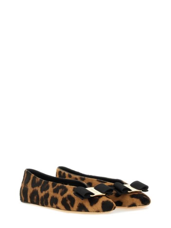 25FW 살바토레 페라가모 플랫 슈즈 781750 01J841001 Black - SALVATORE FERRAGAMO