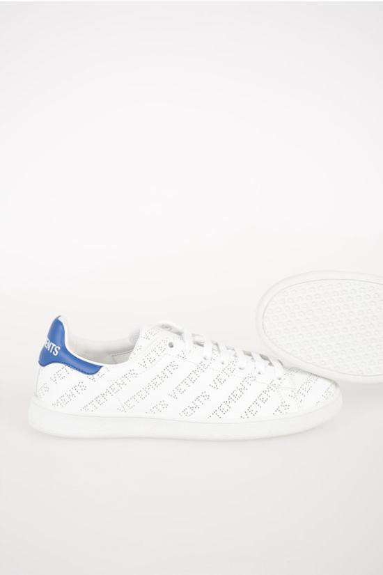  베트멍 뮬/슬리퍼 VTSMT3 PERFORATED SNEAKERS BLUE WHITE White - VETEMENTS