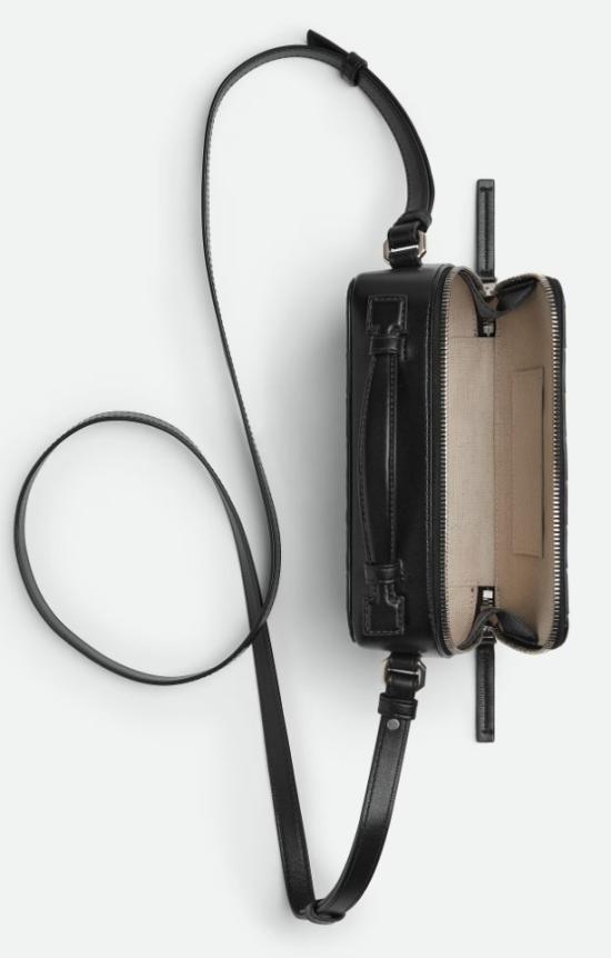 25FW 보테가베네타 겟어웨이 폰 파우치 844067V2HL0 8803 BLACKSILVER - BOTTEGA VENETA