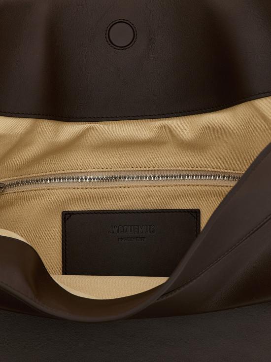 25FW 자크뮈스 숄더백 25HBAW00437AC18A08890 Brown - JACQUEMUS