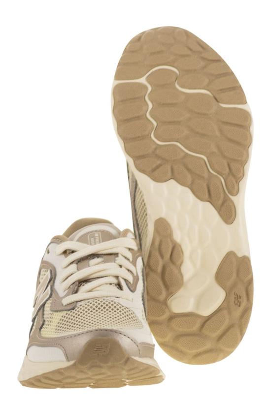 25FW 뉴발란스 스니커즈 WARIS TG4 BEIGE - NEW BALANCE