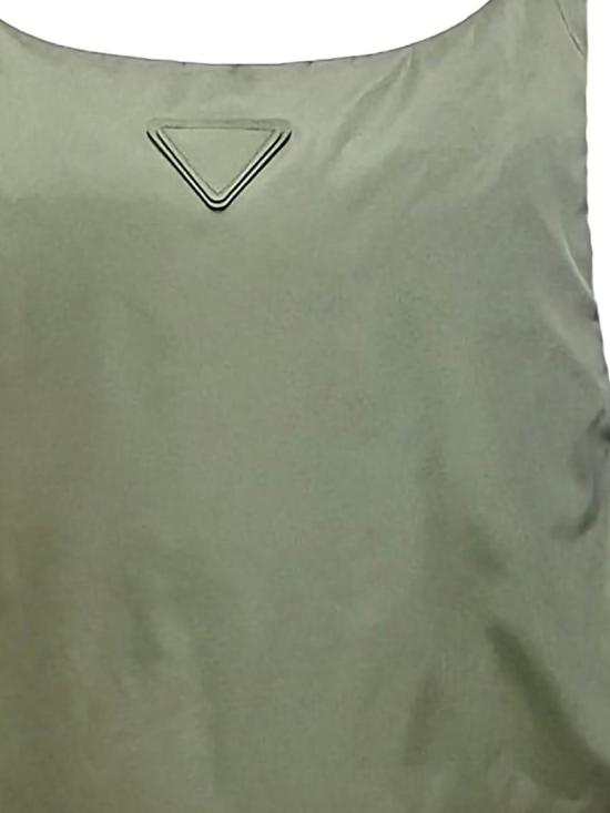 25SS 프라다 민소매 티셔츠 SGC386 1WQ8 Verde Green - PRADA