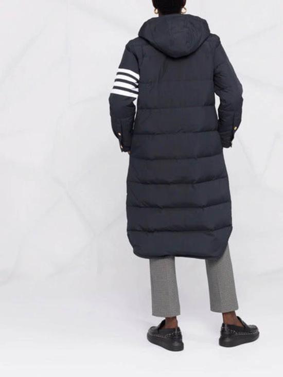  톰브라운 사이드 4바 패딩 코트   FOD025X05222415 Dark Blue - THOM BROWNE