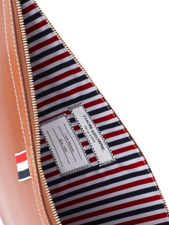  톰브라운  페블 그레인 미디엄 클러치 MAC021L L0044255 Brown - THOM BROWNE