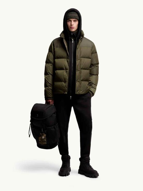 25FW 몽클레어 숏팬츠 K20918H0002389A8F 999 Black - MONCLER
