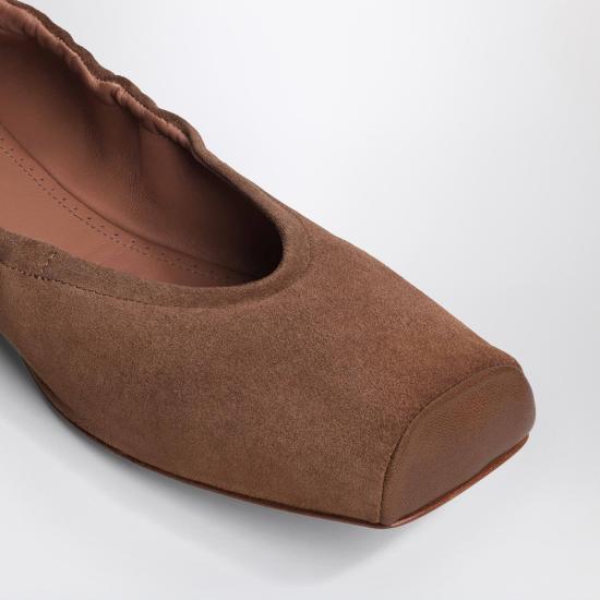 25FW 알라이아 뮬/슬리퍼 AA3A070CK324LE Brown - ALAIA