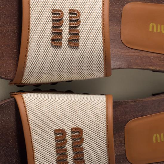 26SS 미우미우 뮬/슬리퍼 5Z445EQ1DF062F F 030 Beige - MIU MIU