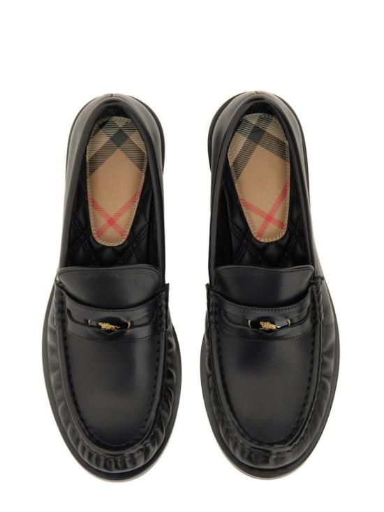 25FW 버버리 레더 카뎃 로퍼 8111868 A1189 Black - BURBERRY