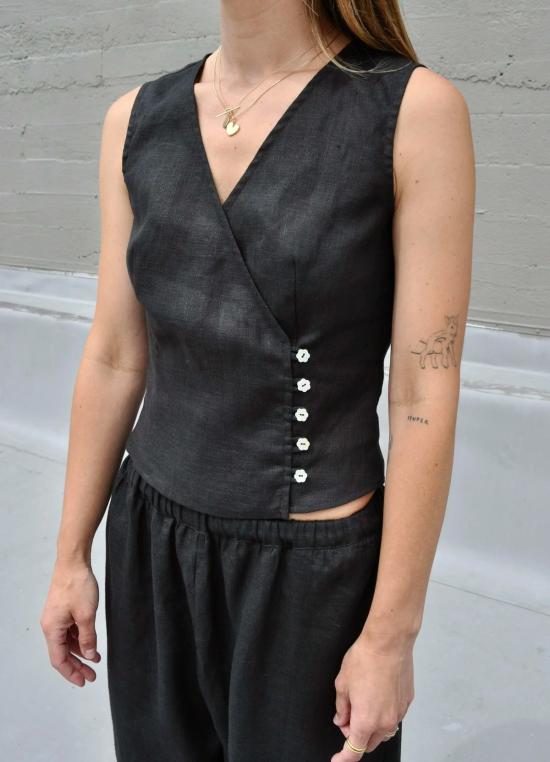  코코볼로 민소매 티셔츠 샤일로