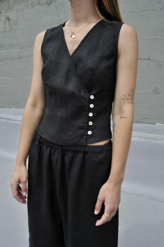  코코볼로 민소매 티셔츠 샤일로 - COCOBOLO