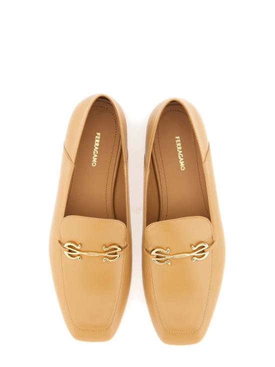 살바토레 페라가모 로퍼 774972 01I501002 Neutrals - SALVATORE FERRAGAMO