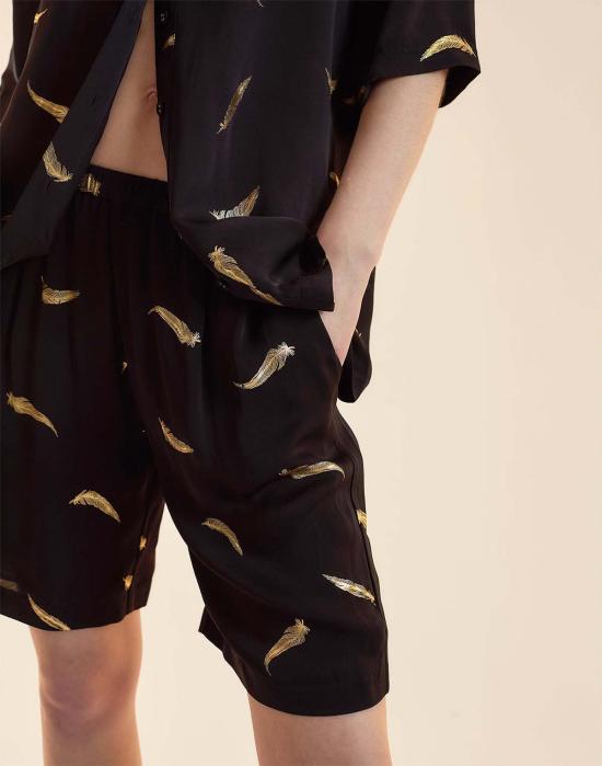  신시아 로리 숏팬츠 신시아 로울리 라이트 애즈 어 페더 반바지 블랙 - CYNTHIA ROWLEY