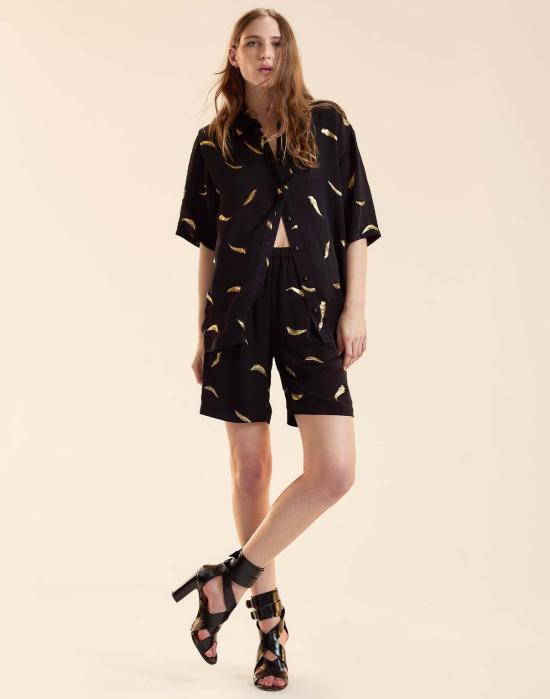  신시아 로리 숏팬츠 신시아 로울리 라이트 애즈 어 페더 반바지 블랙 - CYNTHIA ROWLEY