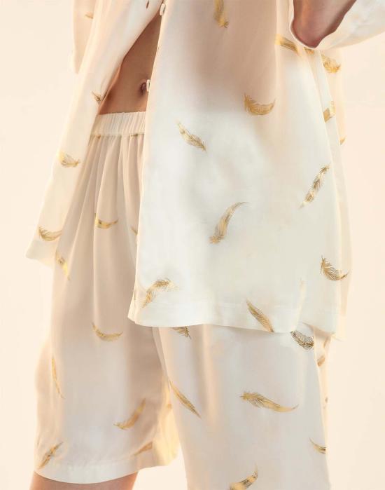  신시아 로리 숏팬츠 신시아 로울리 라이트 애즈 어 페더 반바지 화이트 - CYNTHIA ROWLEY